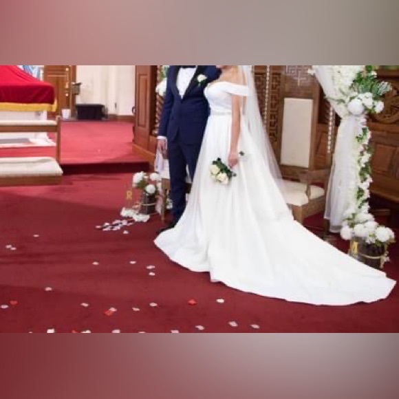 David’s Bridal wedding dress, Ivory size 8 - Picture 1 of 8